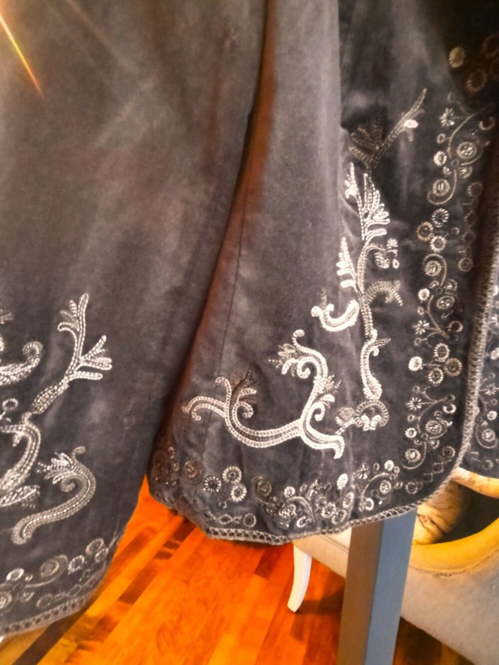 100% cotton embroidered velvet jacket/blazer - Picture 4 of 8